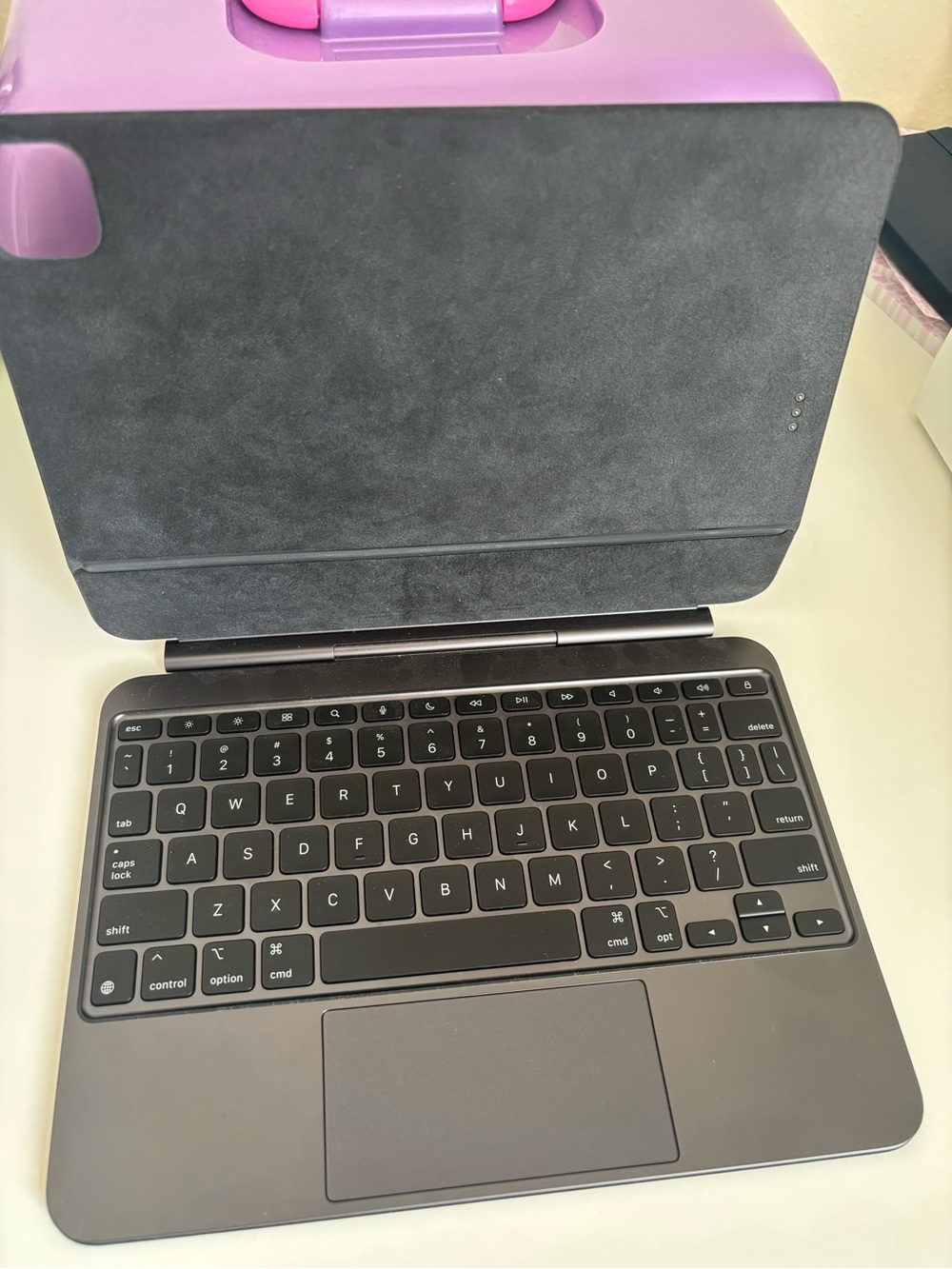 Apple Magic Keyboard 11” iPad Pro M4 + Apple Pencil Pro Bundle